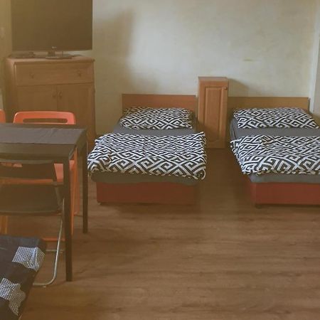 Mieszkanie 6 Osobowe Appartement Tomaszów Mazowiecki Buitenkant foto